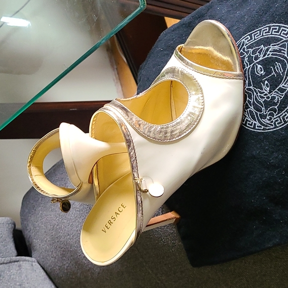 Versace Heeled Mule - Picture 2 of 4
